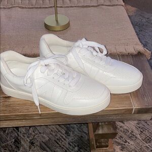 MIA White Women's Sneakers